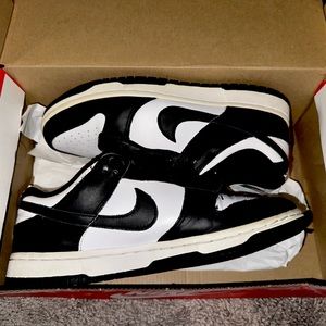 They are authentic, pretty good condition/ panda dunks
